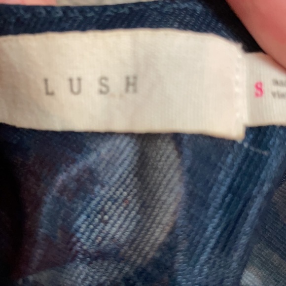 Lush Romper - Size 8.      S22 - Picture 5 of 5